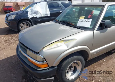 1999 Chevrolet S-10 z USA, uszkodzony, nr VIN 1GCCS1440X8148333
